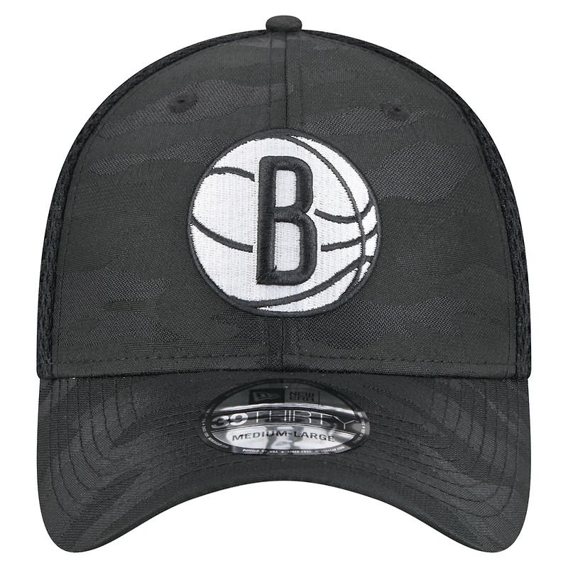 Casquette 39THIRTY Flex noire à motif camouflage subtil des Brooklyn Nets de New Era pour homme