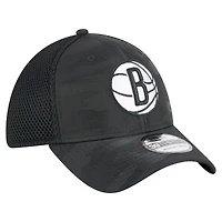 Casquette 39THIRTY Flex noire à motif camouflage subtil des Brooklyn Nets de New Era pour homme