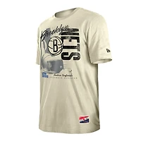 T-shirt New Era pour homme avec imprimé rétro des Brooklyn Nets, couleur crème