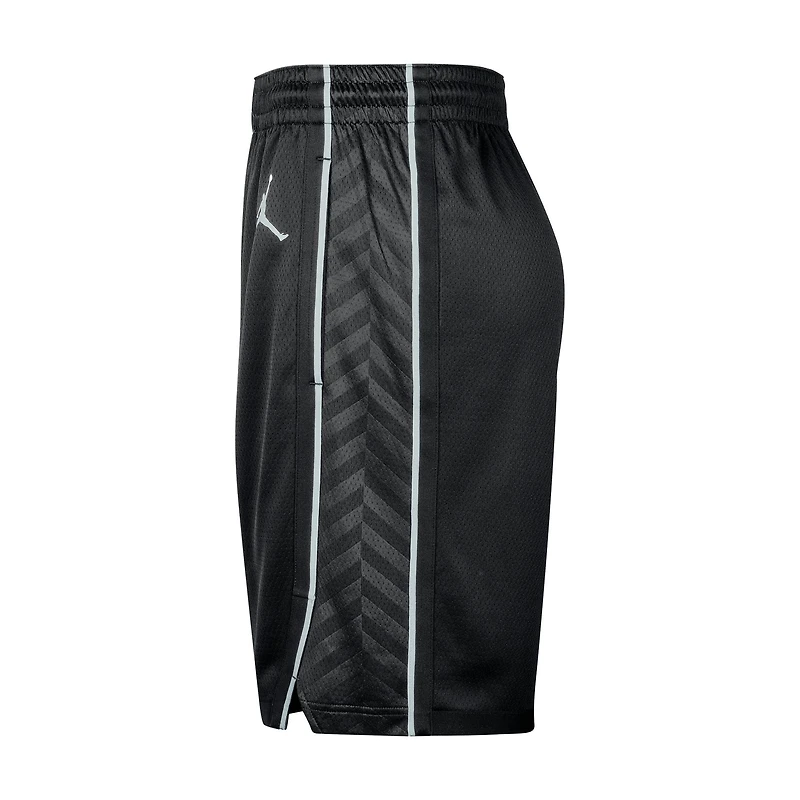 Short Jordan Brand Brooklyn Nets 2024/25 Performance Swingman pour homme, noir, édition Statement