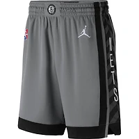 Short Swingman anthracite Jordan Brand pour hommes Brooklyn Nets Statement Edition