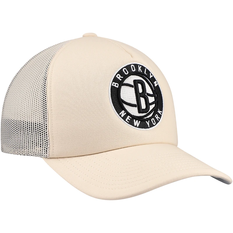 Casquette réglable de camionneur crème Brooklyn Nets Mitchell & Ness pour hommes