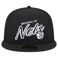 Casquette ajustée 59FIFTY Sport Night Script noire pour homme de New Era Brooklyn Nets