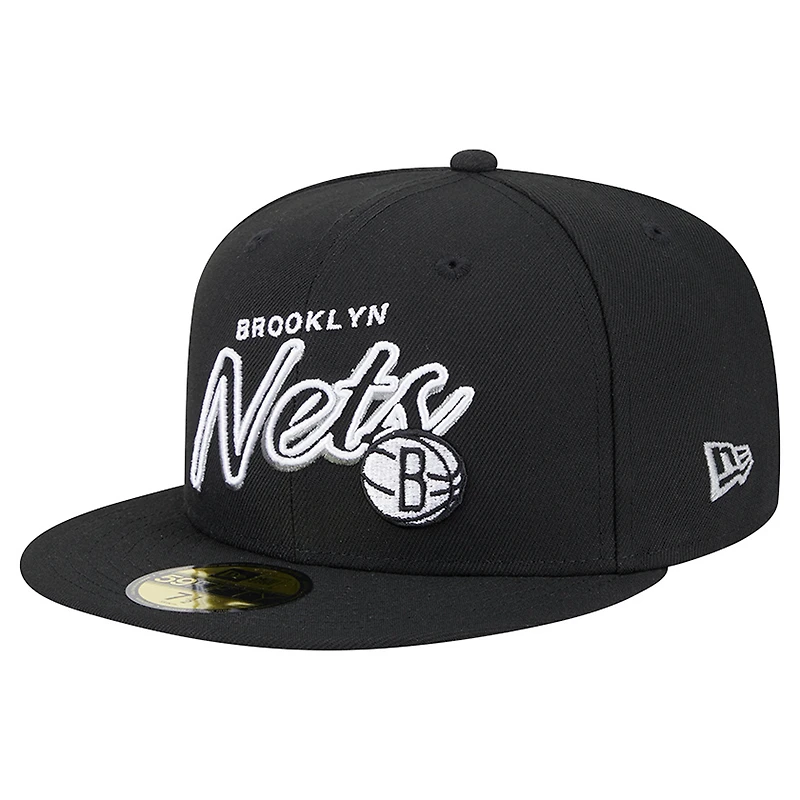 Casquette ajustée 59FIFTY Sport Night Script noire pour homme de New Era Brooklyn Nets