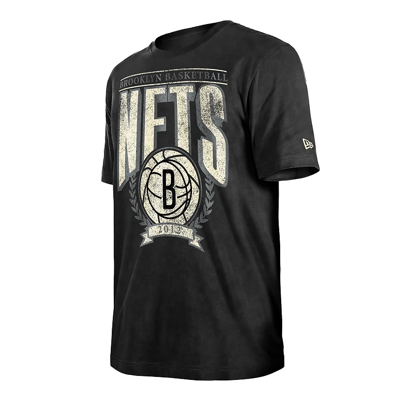 T-shirt New Era noir Brooklyn Nets pour homme, coupe boxy, délavé minéral, style rétro