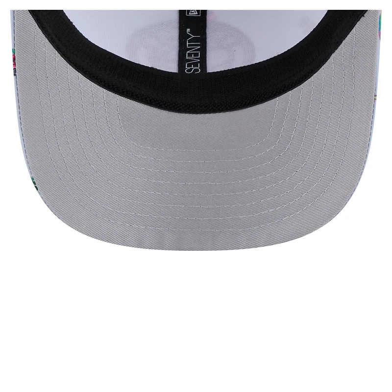 Casquette extensible à boutons-pression New Era bleu clair/gris pour homme, motif Adventure Aloha 9SEVENTY des Brooklyn Nets