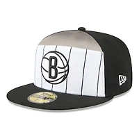 Casquette ajustée 59FIFTY blanche/noire pour homme New Era Brooklyn Nets 2025 NBA Tip Off Split Panel