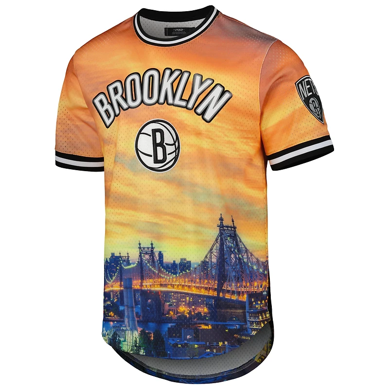 T-shirt homme Pro Standard Brooklyn Nets avec logo empilé et paysage urbain