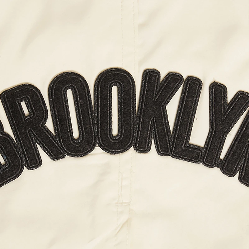 Short tissé triple ton sur Pro Standard Brooklyn Nets pour hommes
