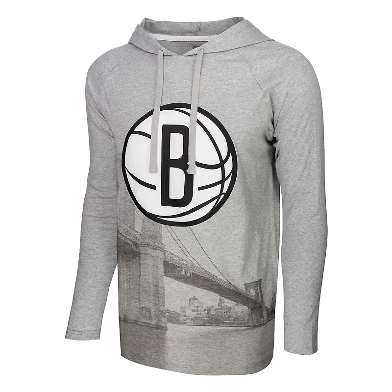 T-shirt à capuche manches longues Stadium Essentials pour hommes, gris chiné, Brooklyn Nets, Atrium Raglan