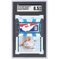 Carte Mikal Bridges Brooklyn Nets 2024-25 Panini National Treasures Colossal Logoman NBA Logo Relic #CLM-MIK #3/3 authentifiée SGC 8.5