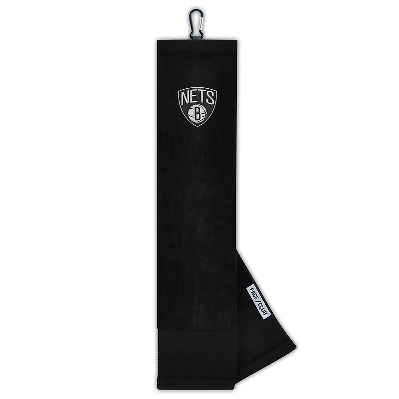 Serviette de golf WinCraft Brooklyn Nets 16" x 25" brodée à trois volets avec logo du visage et du club