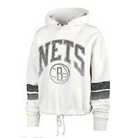 Sweat à capuche court Emerson Stripe Brooklyn Nets '47 crème pour femme