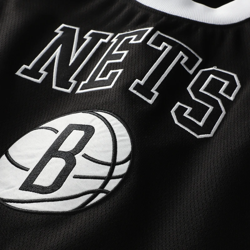 Débardeur court de basketball à col rond noir Brooklyn Nets pour femmes la marque Hype and Vice.
