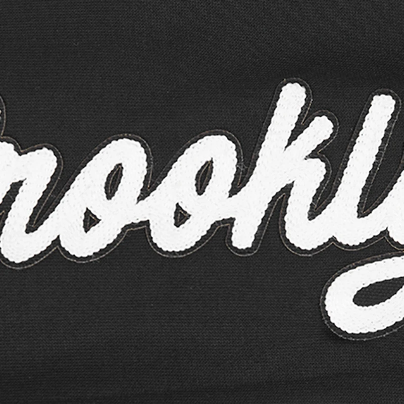 Sweat-shirt court Pro Standard pour femme, noir, Brooklyn Nets Paint The City