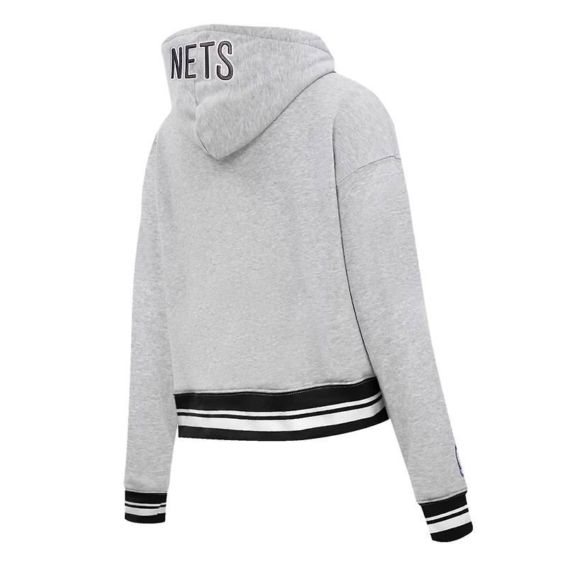 Sweat à capuche court Pro Standard pour femmes, gris chiné, Brooklyn Nets, Script Tail