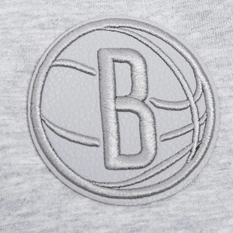 Sweat à capuche fermeture éclair triple ton sur Pro Standard pour femmes, gris chiné, Brooklyn Nets