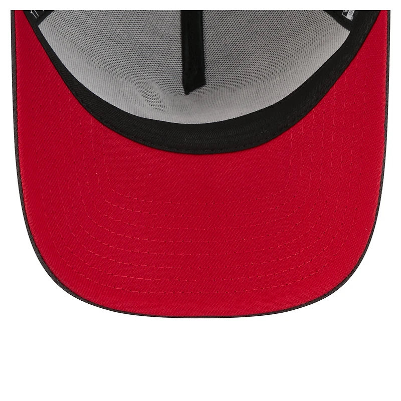 Casquette ajustable New Era 9FORTY noire pour homme, modèle Bubba Wallace à coutures inversées et motif chaînette inversée.
