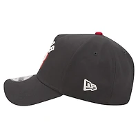 Casquette ajustable New Era 9FORTY noire pour homme, modèle Bubba Wallace à coutures inversées et motif chaînette inversée.