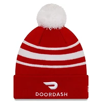Bonnet Bubba Wallace Door Dash Knit Pom Cuff New Era rouge/blanc pour homme