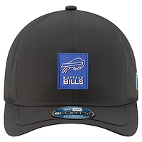Casquette ajustable New Era Buffalo Bills 2025 Sideline pour homme, couleur anthracite, modèle 9FORTY M-Crown