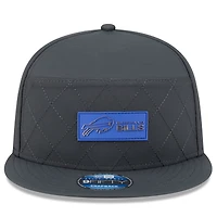 Casquette snapback 9FIFTY à panneau fendu sur le côté Buffalo Bills 2025 de New Era pour homme, couleur charbon