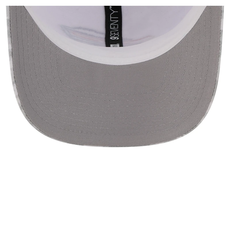 Casquette ajustable New Era grise Buffalo Bills 2025 Salute to Service pour homme (réf. 9SEVENTY)