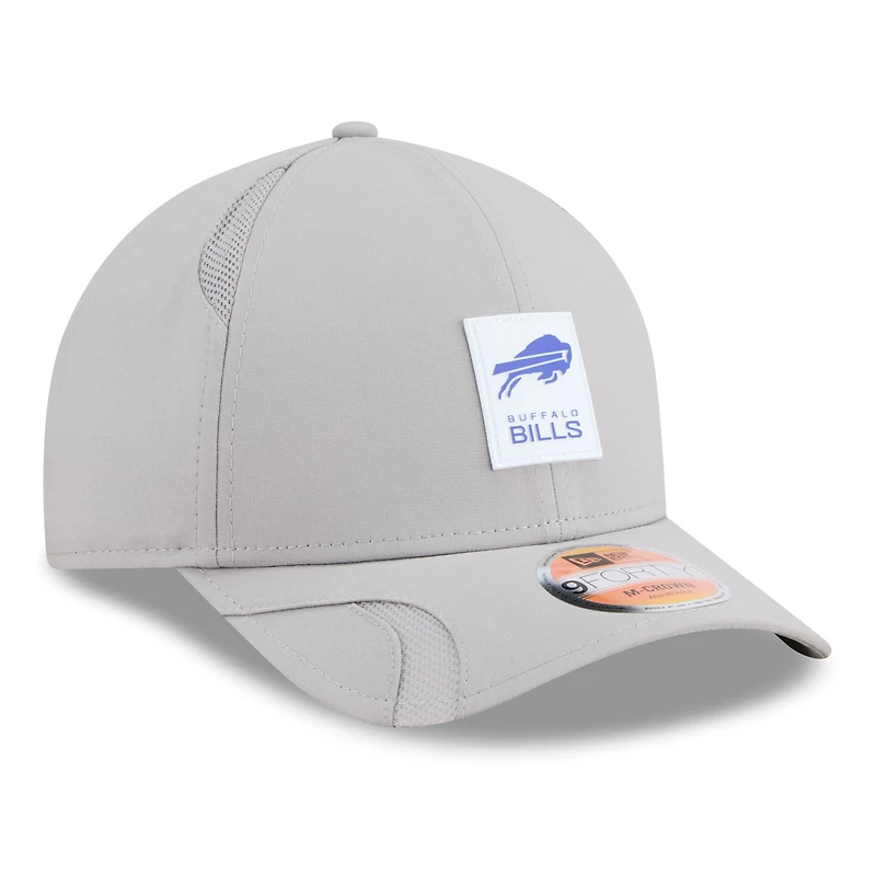 Casquette ajustable New Era grise Buffalo Bills 2025 Sideline M-Crown 9FORTY pour homme