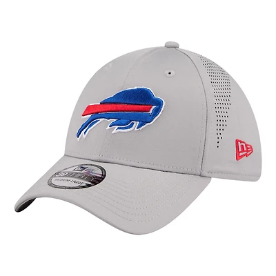 Casquette New Era grise Buffalo Bills perforée 39THIRTY Flex pour homme