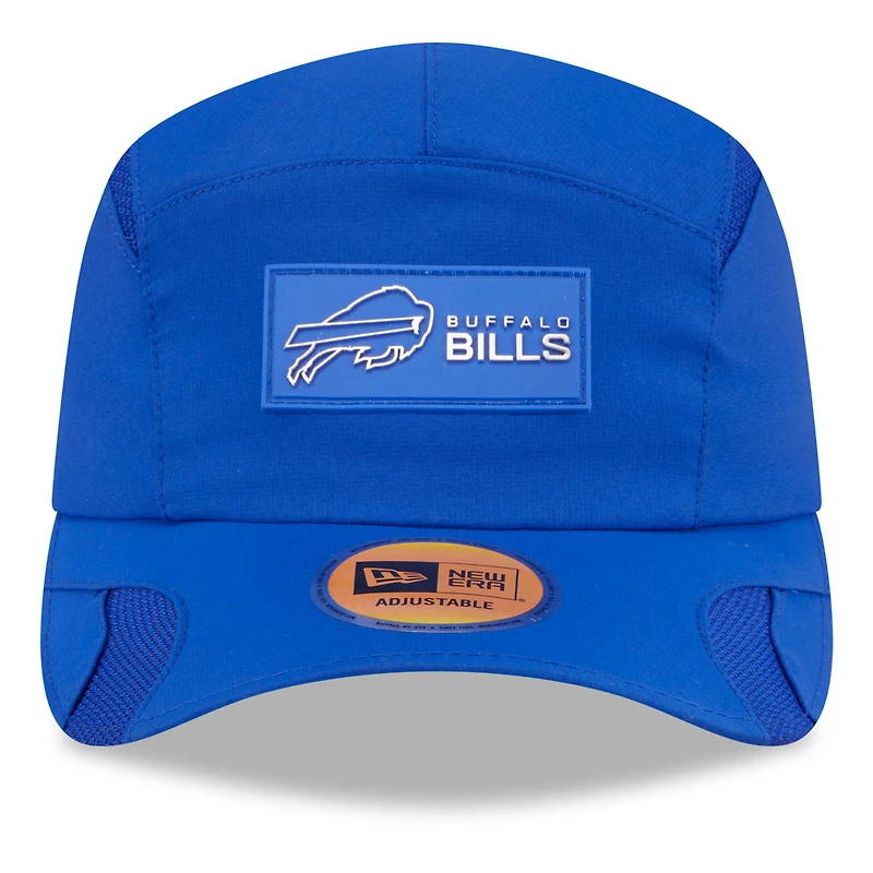 Casquette ajustable New Era Royal Buffalo Bills 2025 Sideline Runner pour homme