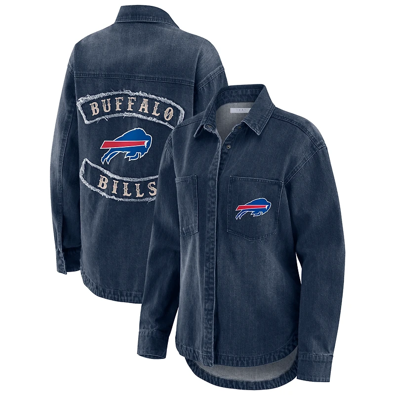 Veste-chemise surdimensionnée en denim délavé Buffalo Bills pour femme par Erin Andrews