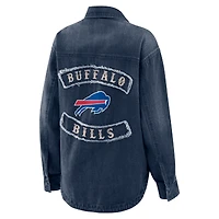 Veste-chemise surdimensionnée en denim délavé Buffalo Bills pour femme par Erin Andrews