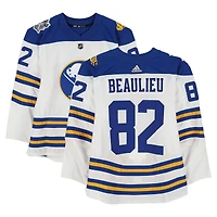 Maillot blanc adidas n° 82 des Sabres de Buffalo, porté à l'entraînement par Nathan Beaulieu lors du match contre les Rangers de New York le 1er janvier 2018 - Classique hivernale de la LNH - Porté pendant l'échauffement