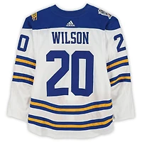 Maillot blanc adidas n° 20 des Sabres de Buffalo porté par Scott Wilson lors de l'entraînement contre les Rangers de New York le 1er janvier 2018 - Classique hivernale de la LNH - Porté pendant l'échauffement