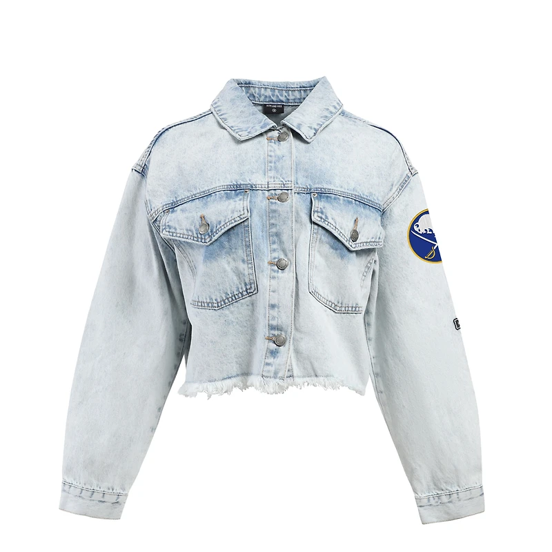 Veste en jean courte boutonnée à bords francs et ourlet brut chenille de la marque Hype and Vice Denim Buffalo Sabres pour femme