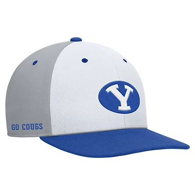 Casquette Nike Pro Performance Snapback pour homme BYU Cougars blanche/grise