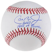 Baseball autographié par Cal Ripken Jr. des Orioles de Baltimore avec l'inscription « 2007 Hall of Fame »