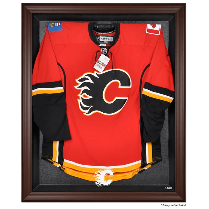 Vitrine de présentation du maillot encadré marron des Flames de Calgary