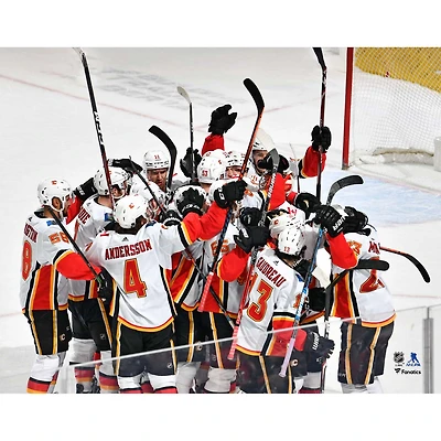 Photo de célébration l'équipe non signée des Flames Calgary pour la saison 2019-20