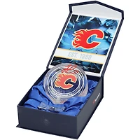 Rondelle de cristal autographiée par Jonathan Huberdeau des Flames de Calgary - Remplie de glace - Saison 2024-2025