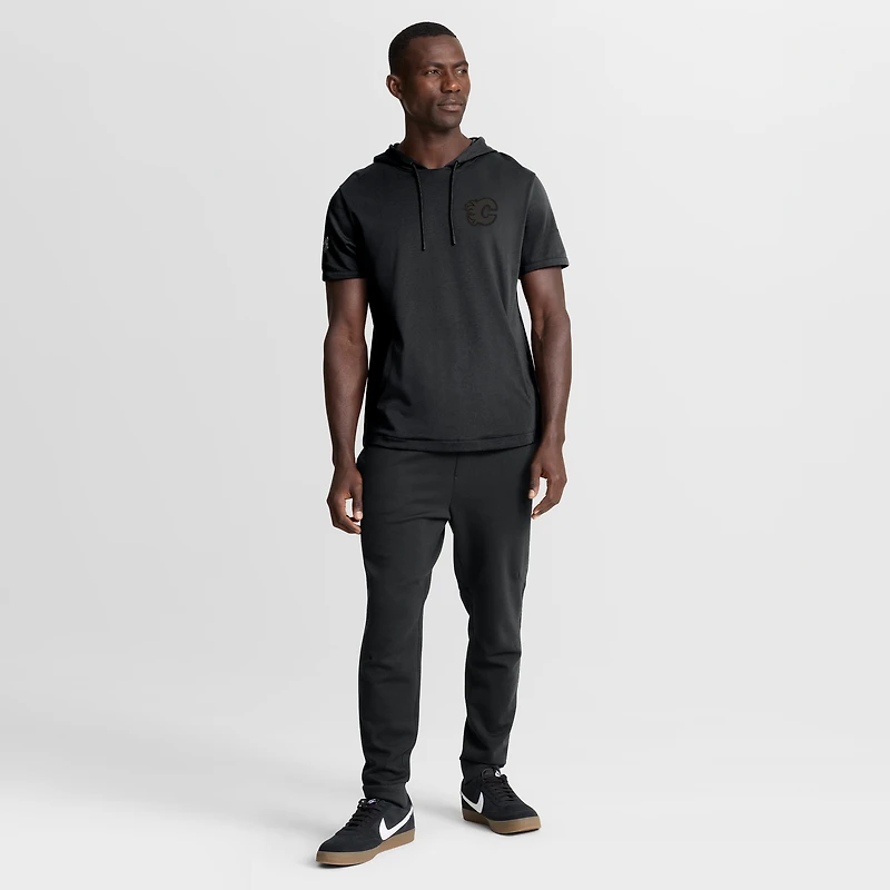 Sweat à capuche manches courtes Fanatics noir authentique des Flames de Calgary pour homme