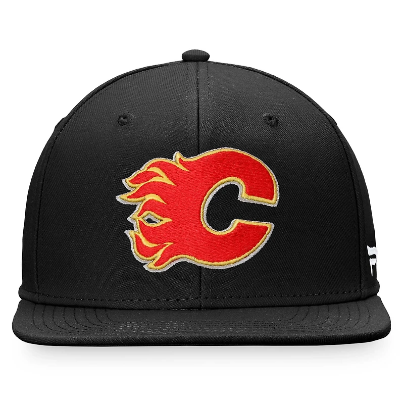 Casquette ajustée noire avec logo principal des Flames de Calgary Fanatics pour hommes