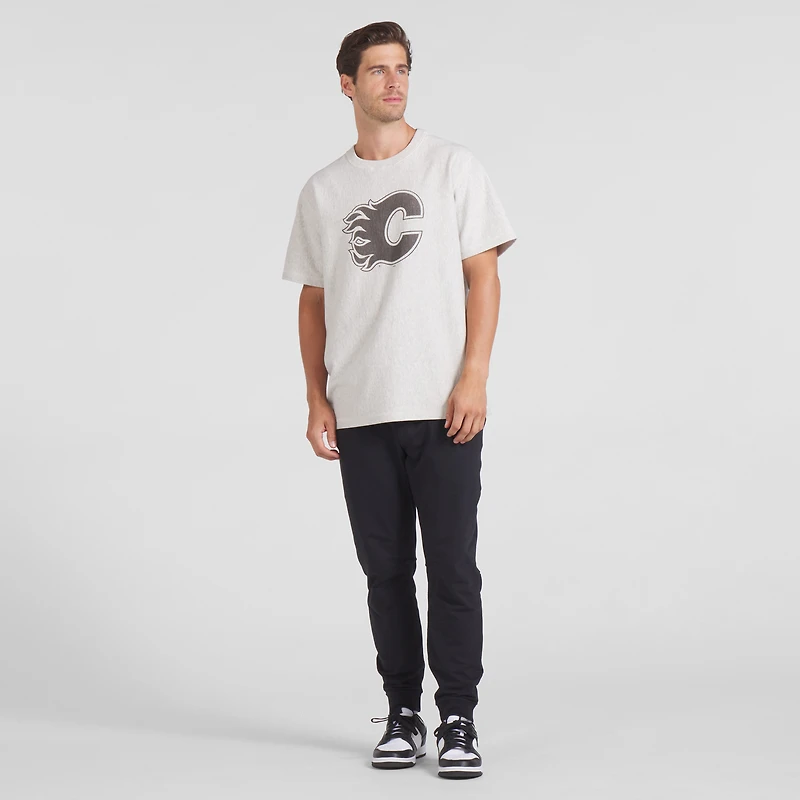 T-shirt pour homme Fanatics Cream Calgary Flames fabriqué au Canada
