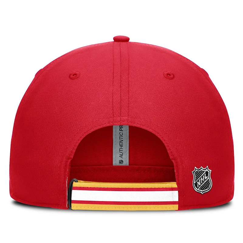 Casquette ajustable authentique Pro Rink Pinnacle des Flames de Calgary pour hommes Fanatics Red