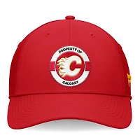 Casquette flexible rouge authentique du camp d'entraînement professionnel des Flames de Calgary Fanatics pour hommes