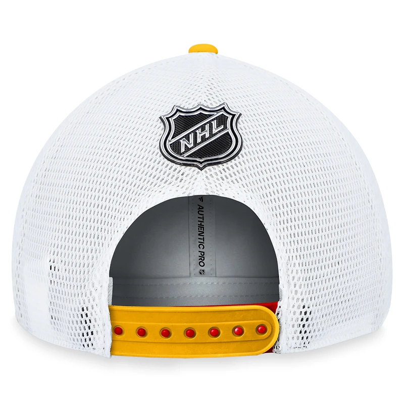 Casquette réglable authentique Pro Trucker Fanatics rouge des Flames de Calgary pour hommes