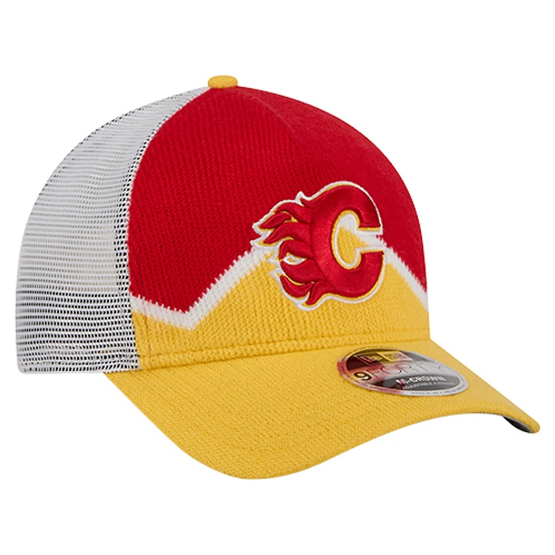 Casquette ajustable New Era 9FORTY M-Crown A-Frame rouge/jaune pour homme des Flames de Calgary