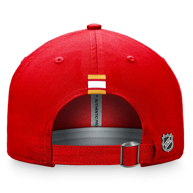 Casquette réglable authentique Pro fanatiques des Flames de Calgary pour femmes, rouge