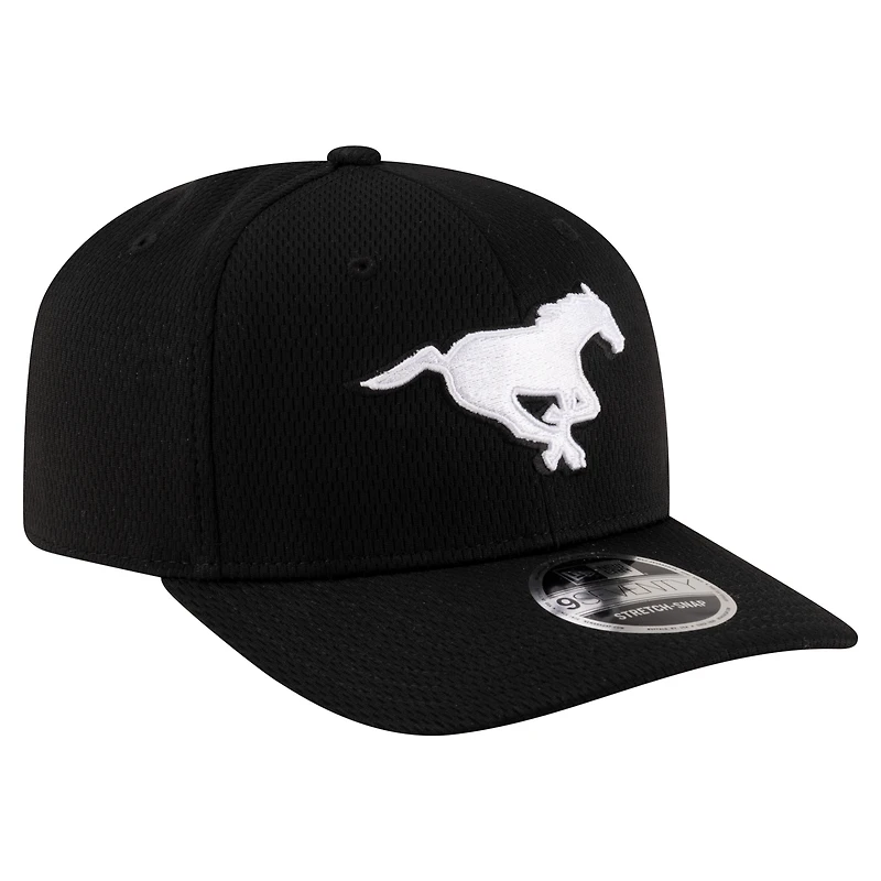 Casquette extensible noire à boutons-pression New Era pour homme, modèle Sideline Alternate 9SEVENTY des Stampeders de Calgary