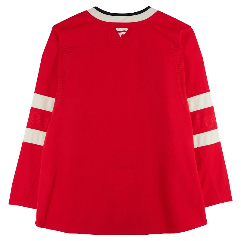 Maillot rouge premium autographié par Nathan MacKinnon, Cale Makar, Sam Reinhart et Jordan Binnington Canada pour le tournoi des 4 Nations - Édition limitée à 10 exemplaires